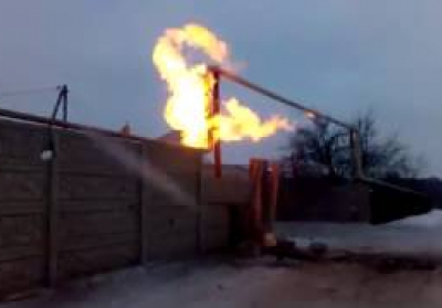 В Макеевке из-за обстрелов боевиков горит газопровод, повреждены десятки домов, - ВИДЕО