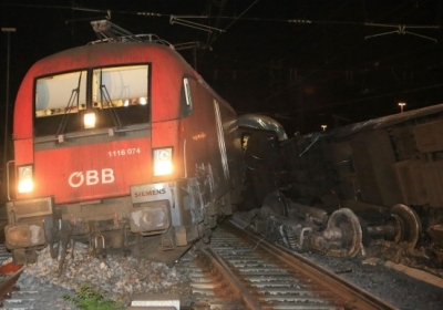 Более 40 человек пострадали в результате столкновения поездов в Германии