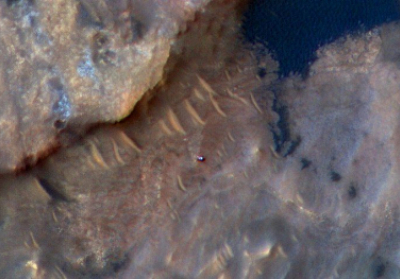 Апарат NASA сфотографував марсохід Curiosity з орбіти Марса