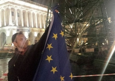 Зупинка угоди про асоціацію з ЄС виводить людей на Майдан