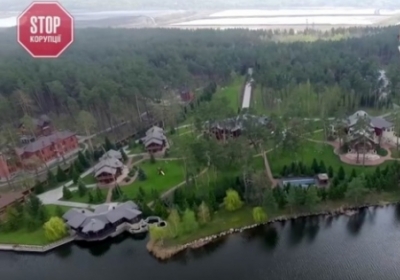 Журналісти зняли на відео розкішний маєток Колеснікова під Києвом