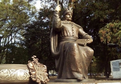 В РФ открытие памятника Мазепе назвали изменой Порошенко украинскому народу