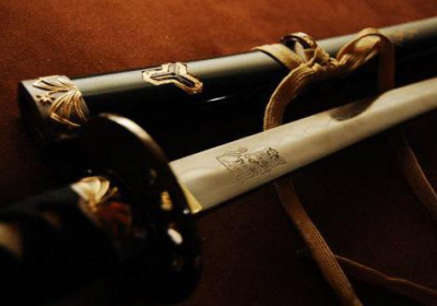 У Росії працівниця колонії напала із самурайським мечем на священика