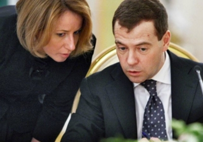 Медведев написал, а потом удалил неоднозначный статус о Крыме в своем Twitter