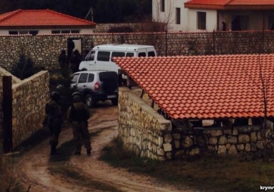 Обыск в доме заместителя Меджлиса крымских татар продолжается более 6 часов