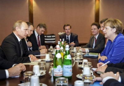 Путін все-таки мав зустріч з Меркель після свого запізнення