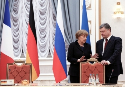 Порошенко и Меркель настаивают на освобождении всех заложников