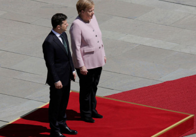 Меркель стало зле під час зустрічі із Зеленським, - ВІДЕО