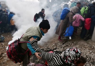 На границе Греции и Македонии скопилось более семи тысяч мигрантов - ВИДЕО