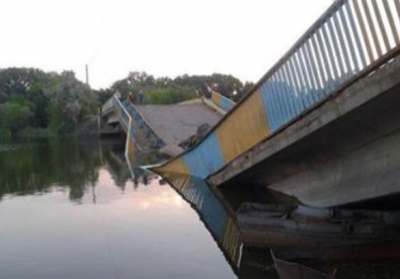 Боевики на Донбассе взорвали еще два моста