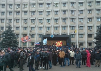 В Одесі мітингувальники взяли в облогу облдержадміністрацію
