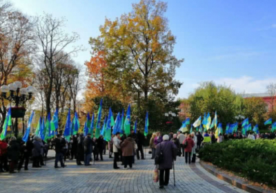 У Києві близько 300 людей мітингують за виборчу реформу