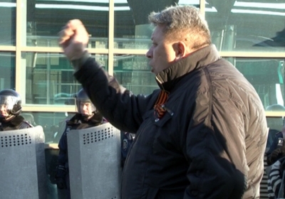 На митинге в Донецьке сепаратисти перекривали железную дорогу и искали бандэровцев