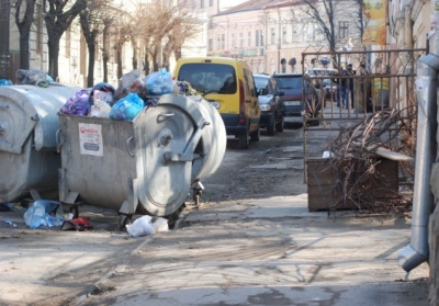 В Киеве разоблачили чиновников-коррупционеров, которые зарабатывали на утилизации мусора
