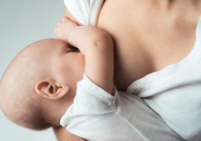У США трансгендерна жінка вперше змогла годувати немовля власним молоком