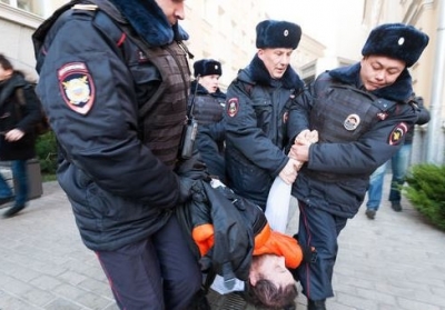 У Москві під час протесту затримали вчителів та лікарів 