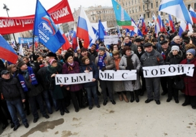 Прокремлівські активісти на мітингу на підтримку етнічних росіян у Криму. Санкт-Петербург, 2 березня 2014 року. Фото: AFP