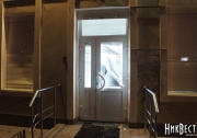 У Миколаєві група молодиків побила вікна в офісі УДАРу