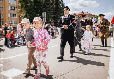В День России дети Раменского провели по улицам города связанных 