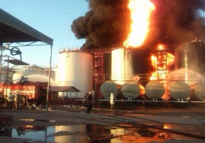 ГСЧС сообщает о возгорании леса возле горящего нефтехранилища под Киевом