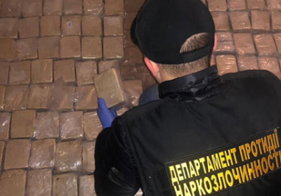 У Києві затримали групу іноземних наркоторговців з 300 кг героїну
