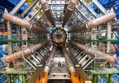 Всередині Великого андронного колайдера (фото)