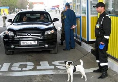 Польща посилює контроль над реєстрацією авто на українців