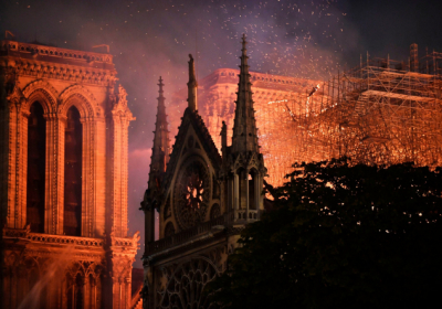 Пожежу в Соборі Паризької Богоматері загасили, - ОНОВЛЕНО
