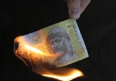Украинскому правительству надо действовать очень быстро, чтобы избежать финансового краха