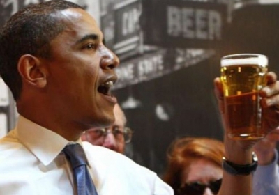 Обама підкуповує виборців пивом власного виробництва