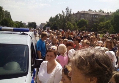 В Донецьку мітингарі просять терористів наступати на ЗСУ