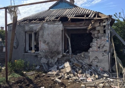 На Донбасі бойовики з артилерії обстріляли селище Чермалик: постраждала дитина, - ФОТО