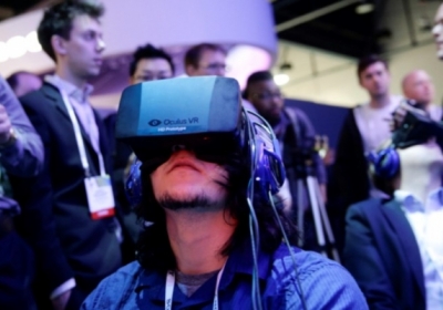 Шолом віртуальної реальності Oculus Rift. Фото: huffpost.com