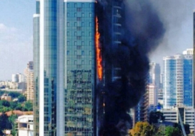Через пожежу в Одеській висотці постраждали двоє рятувальників