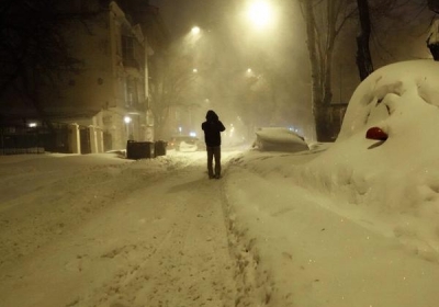 Одессу засыпало снегом: стихия парализовала город, - фото