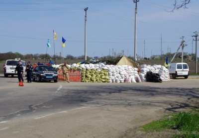 На въездах в Одессу оборудовали восемь блокпостов