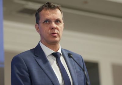 Румунський міністр пішов у відставку після того, як у його резюме знайшли брехню