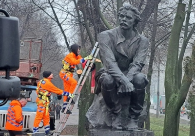 У Дніпрі демонтували російський та радянський пам’ятники Горькому і Чкалову