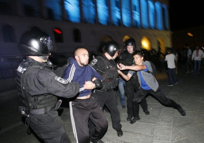 Міліція: людей на Майдані затримали за пізній мітинг і намети 
