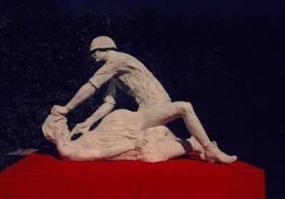 Пам'ятник польській жінці, згвалтованій радянським солдатом, демонтували зразу після встановлення