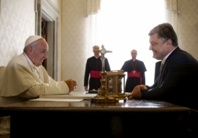 Папа Римський Франциск і Петро Порошенко. Фото: twitter.com/stsegolko