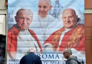 Завтра Ватикан канонизирует Иоанна Павла II и Иоанна XXIII 