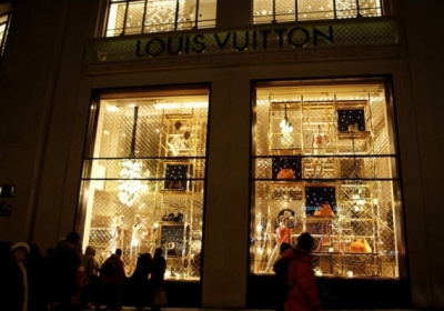 У Франції заборонять нічне освітлення магазинів і установ