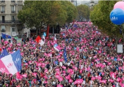Во Франции тысячи людей протестовали против однополых браков, - ВИДЕО