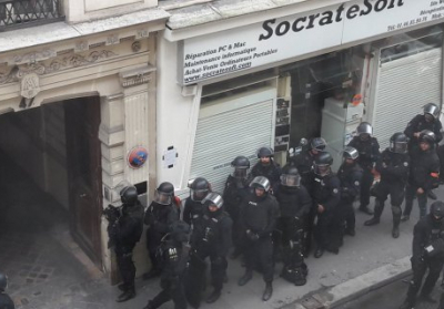 В Париже захватили заложников
