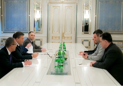 Третя спроба. Янукович на Банковій веде переговори із Кличком, Яценюком і Тягнибоком