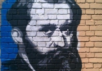 Київський художник розписав будинки портретами вчених і поетів