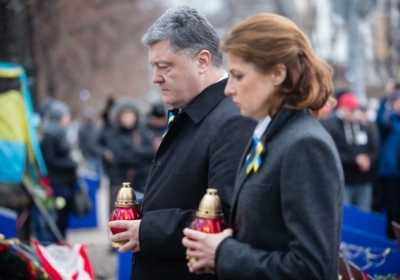 Петр и Марина Порошенки почтили память погибших Героев Небесной Сотни. Фото: пресс-служба Президента Украины