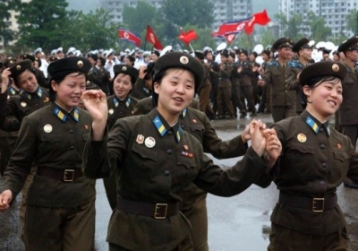Північнокорейські військові танцюють з радості (фото)
