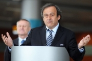 Платини в третий раз стал президентом УЕФА
